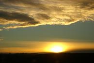 Serene golden sunset — warm and peaceful atmosphere